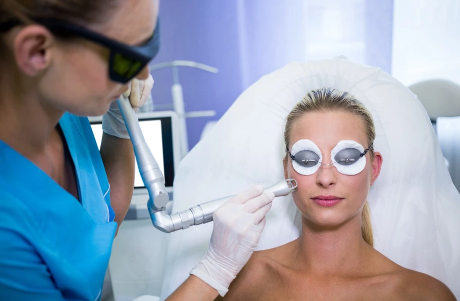 Top Skin Concerns Treated by Fractional CO2 Laser: Why Clinics Choose This Technology
