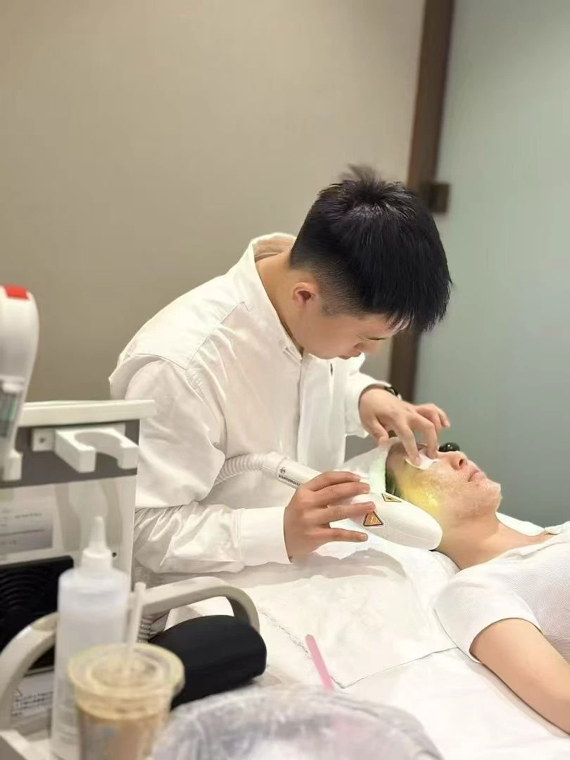 Professional IPL pigmentation treatment performed in aesthetic clinic